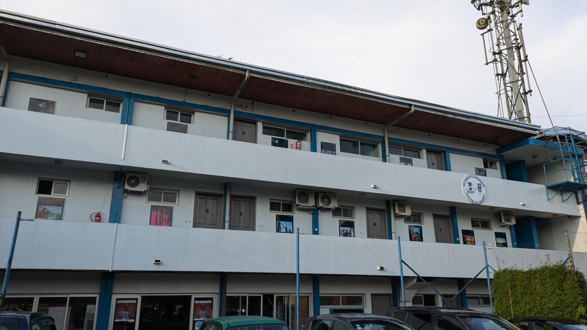 Foyer Du Marin Hotel Douala Luaran gambar