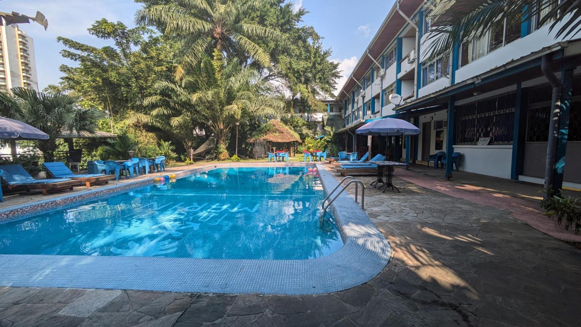 Foyer Du Marin Hotel Douala Luaran gambar